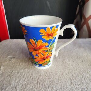 ROY KIRKHAM FANTASIE FINE BONE CHINA CUP MADE IN ENGLAND 1996 GUC SEE PICTURES